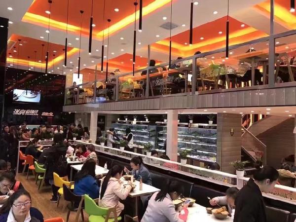 32歲坐擁3200家店，張亮用加盟打造麻辣燙帝國